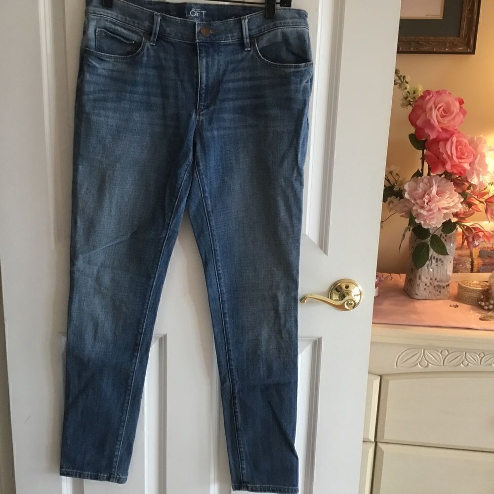 NWOT. Loft Brand 27/4 Relaxed Skinny Fit Jeans. 34” Waist, 30” Length